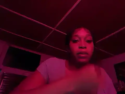 Snapshot of saffirebleu chatting on 04/22/26, 11:39 saffirebleu online show from 04/22/26, 11:39