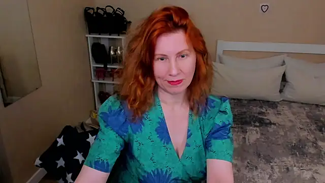 Snapshot of FoxySophia chatting on 06/12/26, 06:07 FoxySophia online show from 06/12/26, 06:07