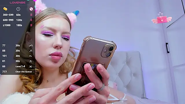 Snapshot of YourWildDestiny chatting on 12/04/24, 02:31 YourWildDestiny online show from 12/04/24, 02:31