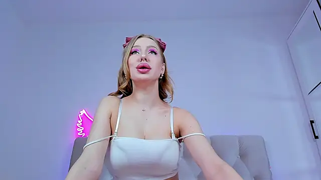 Snapshot of YourWildDestiny chatting on 01/31/25, 02:04 YourWildDestiny online show from 01/31/25, 02:04