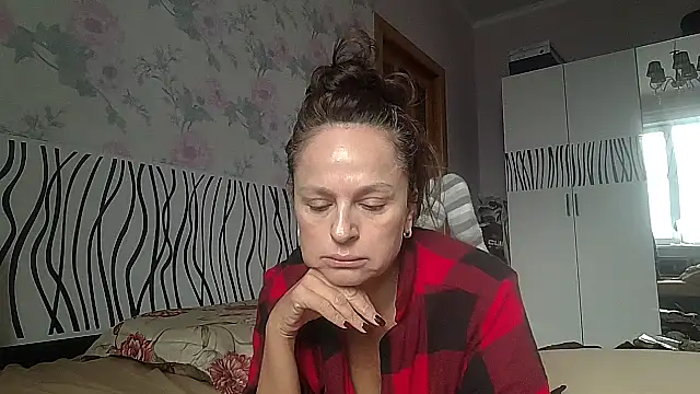 LindaStarS online show from 10/13/25, 11:54