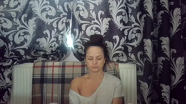 LindaStarS online show from 11/06/25, 06:36