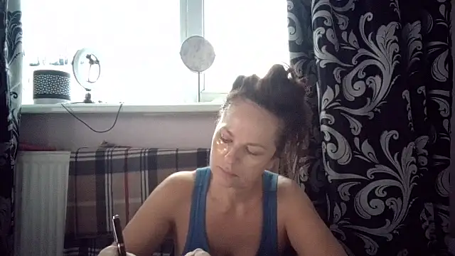 LindaStarS online show from 02/11/26, 05:34