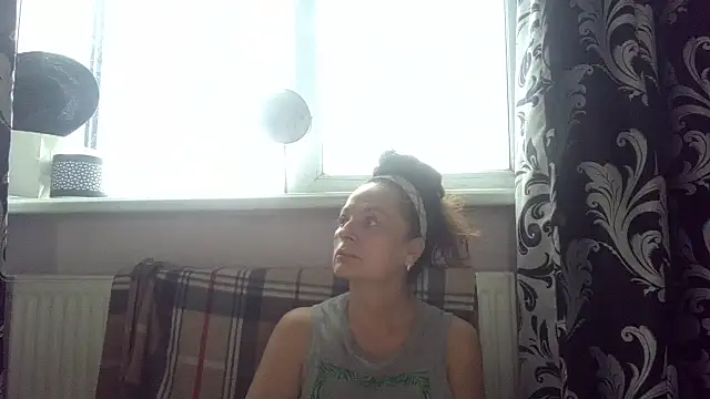LindaStarS online show from 06/03/26, 04:37