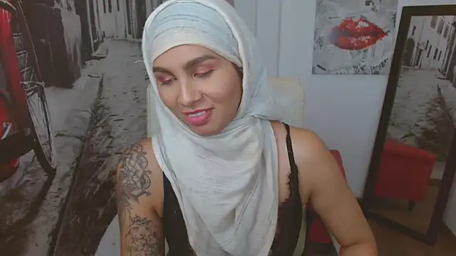 Snapshot of Shay__lee chatting on 02/11/25, 10:07 Shay lee online show from 02/11/25, 10:07