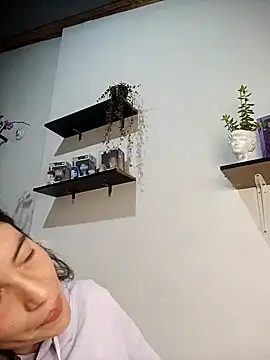 loveuu-bae online show from 02/09/25, 12:49