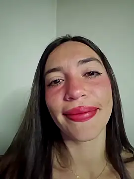 Snapshot of loveuu-bae chatting on 12/14/25, 11:20 loveuu-bae online show from 12/14/25, 11:20