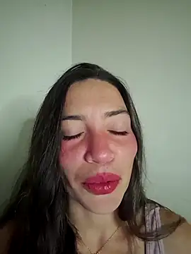 Snapshot of loveuu-bae chatting on 02/24/26, 02:31 loveuu-bae online show from 02/24/26, 02:31