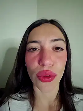 Snapshot of loveuu-bae chatting on 02/27/26, 02:11 loveuu-bae online show from 02/27/26, 02:11