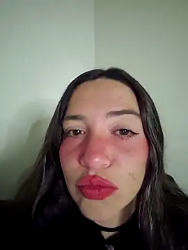 Snapshot of loveuu-bae chatting on 03/17/26, 02:16 loveuu-bae online show from 03/17/26, 02:16