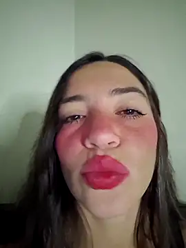 Snapshot of loveuu-bae chatting on 03/27/26, 03:12 loveuu-bae online show from 03/27/26, 03:12