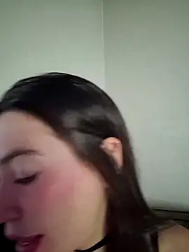 Snapshot of loveuu-bae chatting on 04/05/26, 10:40 loveuu-bae online show from 04/05/26, 10:40