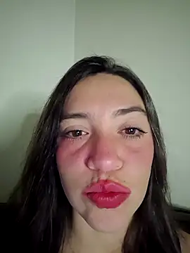 Snapshot of loveuu-bae chatting on 04/09/26, 04:01 loveuu-bae online show from 04/09/26, 04:01