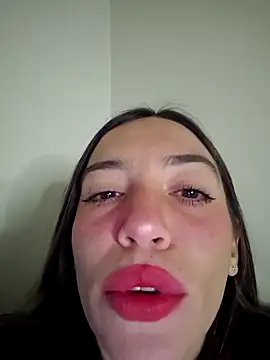 Snapshot of loveuu-bae chatting on 04/11/26, 04:28 loveuu-bae online show from 04/11/26, 04:28