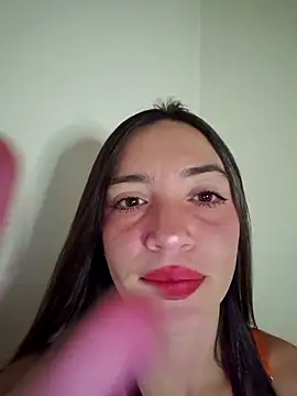 Snapshot of loveuu-bae chatting on 04/17/26, 02:47 loveuu-bae online show from 04/17/26, 02:47