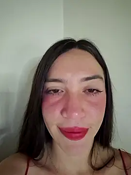 Snapshot of loveuu-bae chatting on 04/21/26, 02:37 loveuu-bae online show from 04/21/26, 02:37