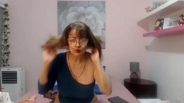 CindyCrawford online show from 04/07/26, 03:51