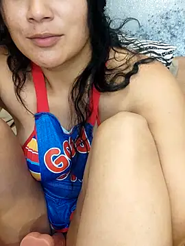 Snapshot of kinky_mila@xh chatting on 11/24/25, 11:48 kinky milaxh online show from 11/24/25, 11:48