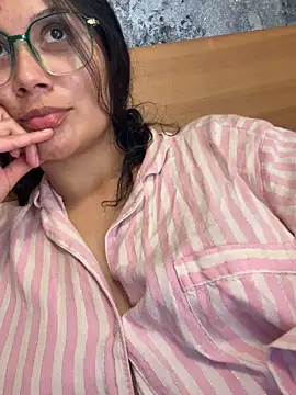 Snapshot of kinky_mila@xh chatting on 02/12/26, 03:01 kinky milaxh online show from 02/12/26, 03:01