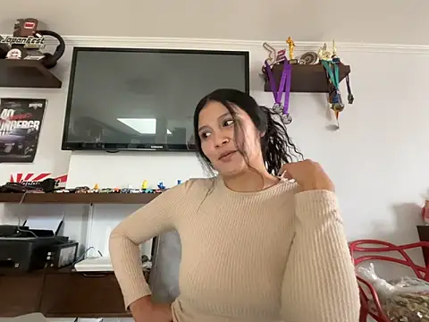 Snapshot of kinky_mila@xh chatting on 02/20/26, 04:29 kinky milaxh online show from 02/20/26, 04:29