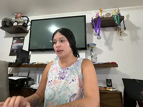 Snapshot of kinky_mila@xh chatting on 03/04/26, 01:11 kinky milaxh online show from 03/04/26, 01:11