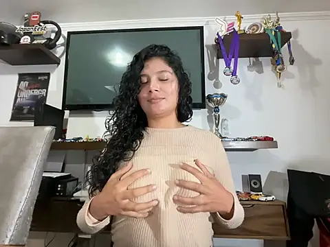 Snapshot of kinky_mila@xh chatting on 03/06/26, 02:08 kinky milaxh online show from 03/06/26, 02:08