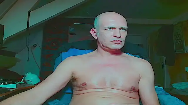 maxhard77 online show from 11/15/25, 10:59