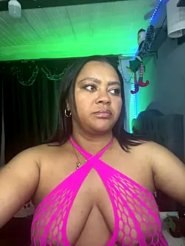 yanza2002 online show from 12/22/25, 11:35