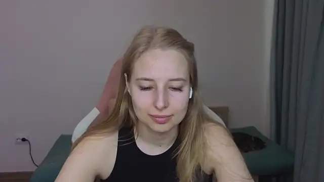 Snapshot of Jessy_Ginger chatting on 05/17/26, 02:24 Jessy Ginger online show from 05/17/26, 02:24