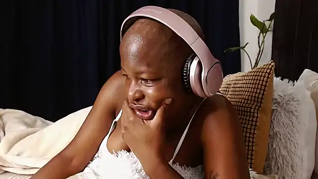 Snapshot of SoftRosee chatting on 04/28/26, 05:51 SoftRosee online show from 04/28/26, 05:51