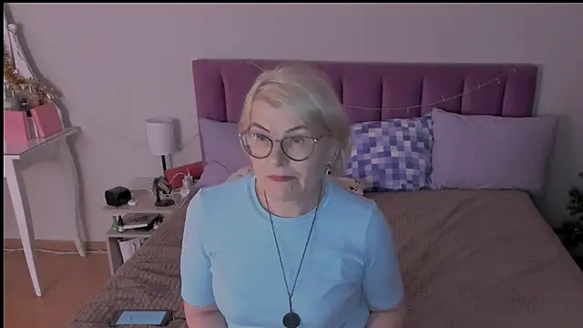 sabrinamacmarren online show from 01/15/25, 08:16
