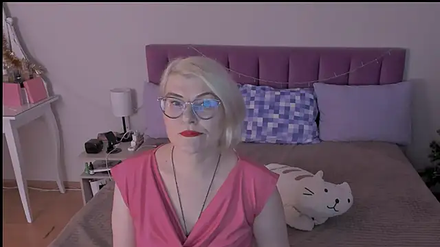 sabrinamacmarren online show from 01/17/25, 01:24