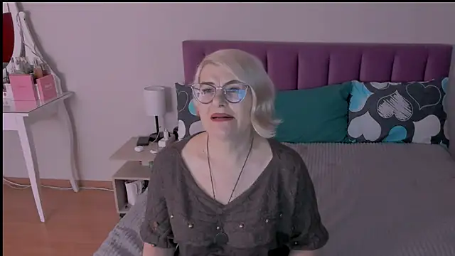 sabrinamacmarren online show from 01/26/25, 03:47