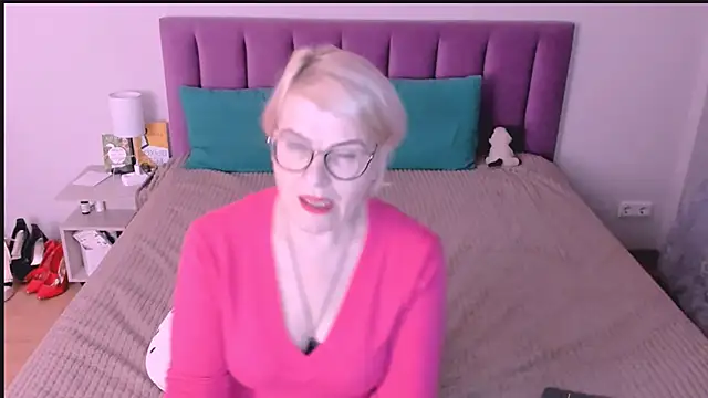 sabrinamacmarren online show from 11/01/25, 03:03