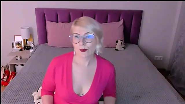 sabrinamacmarren online show from 11/22/25, 02:16