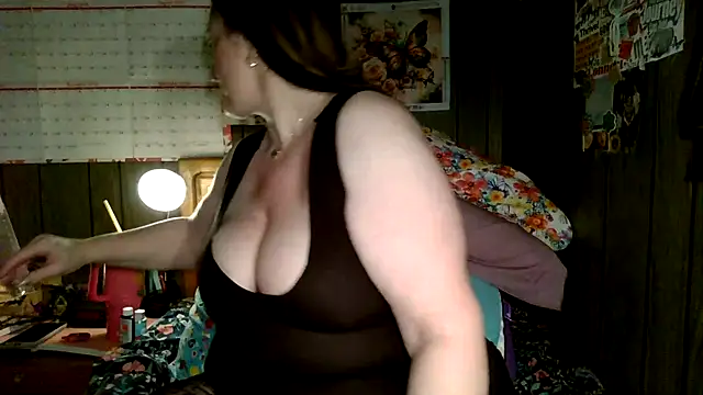 Snapshot of Sugartits112178 chatting on 05/14/26, 03:57 Sugartits112178 online show from 05/14/26, 03:57