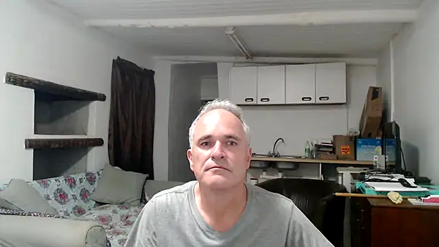 Snapshot of DrPenaltyXX chatting on 12/17/24, 08:32 DrPenaltyXX online show from 12/17/24, 08:32