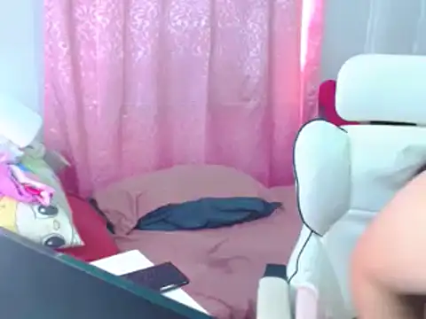 Snapshot of Hershey10 chatting on 02/07/26, 04:38 Hershey10 online show from 02/07/26, 04:38