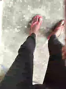 Snapshot of bigh96dik chatting on 12/31/24, 08:04 bigh96dik online show from 12/31/24, 08:04