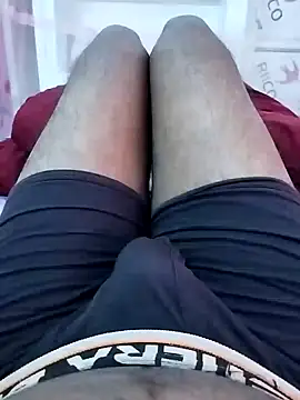 Snapshot of bigh96dik chatting on 02/17/25, 05:36 bigh96dik online show from 02/17/25, 05:36