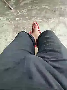 Snapshot of bigh96dik chatting on 02/19/25, 05:05 bigh96dik online show from 02/19/25, 05:05