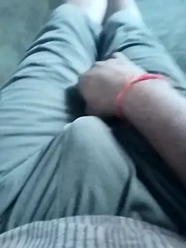 Snapshot of bigh96dik chatting on 12/14/25, 04:40 bigh96dik online show from 12/14/25, 04:40