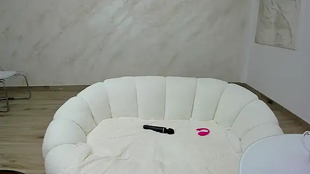 lissababe1 online show from 10/13/25, 05:35