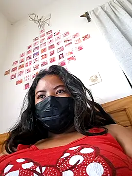 Artinah22 online show from 12/31/24, 03:45