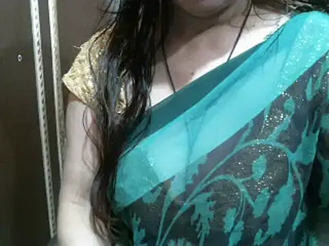 Snapshot of UrsMansi chatting on 12/06/24, 07:12 UrsMansi online show from 12/06/24, 07:12