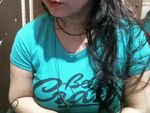 Snapshot of UrsMansi chatting on 12/08/24, 03:43 UrsMansi online show from 12/08/24, 03:43