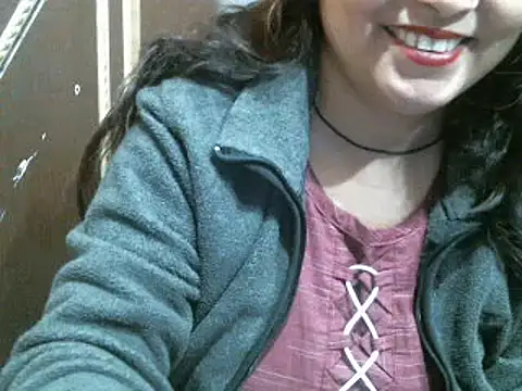 Snapshot of UrsMansi chatting on 12/14/24, 05:18 UrsMansi online show from 12/14/24, 05:18