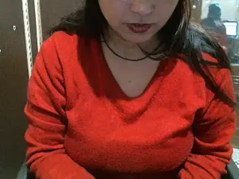 Snapshot of UrsMansi chatting on 12/17/24, 06:35 UrsMansi online show from 12/17/24, 06:35