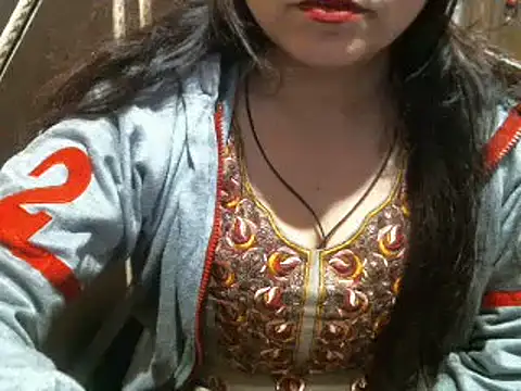 Snapshot of UrsMansi chatting on 12/18/24, 06:57 UrsMansi online show from 12/18/24, 06:57