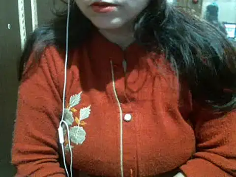 Snapshot of UrsMansi chatting on 12/23/24, 04:22 UrsMansi online show from 12/23/24, 04:22